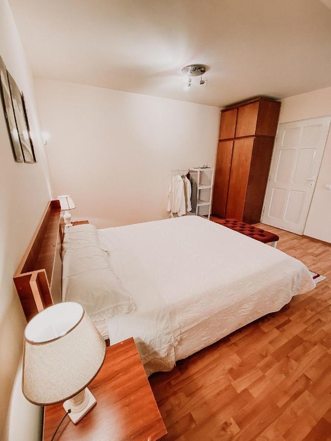 Cosy Bedroom For 2 With Balcony In A Family Villa Turnu Măgurele Eksteriør bilde