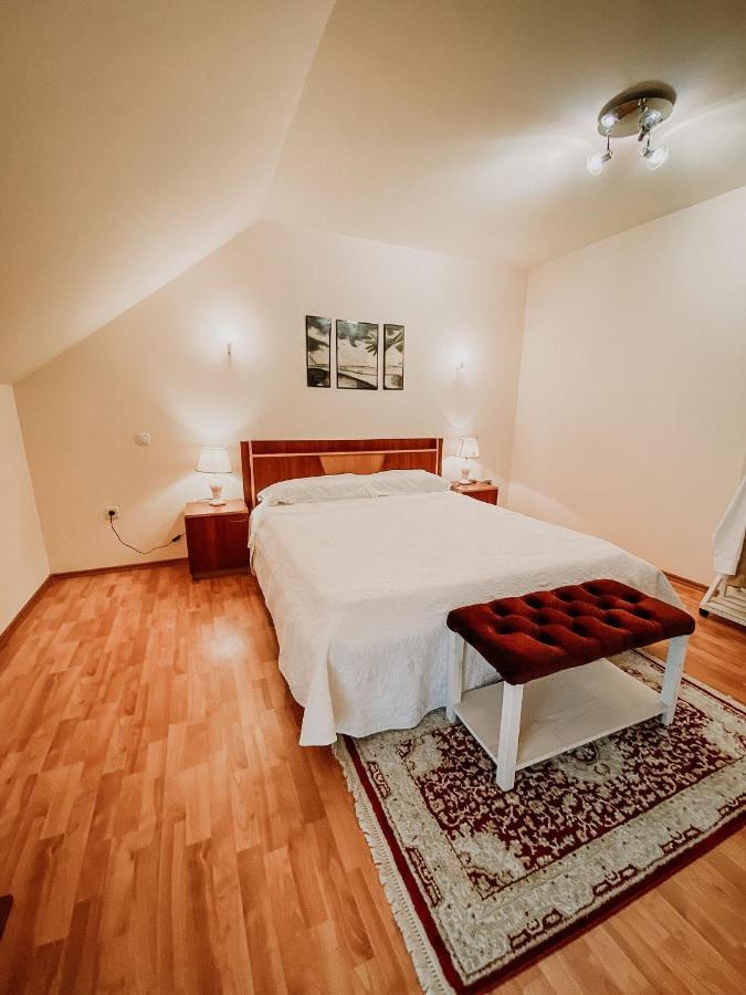 Cosy Bedroom For 2 With Balcony In A Family Villa Turnu Măgurele Eksteriør bilde