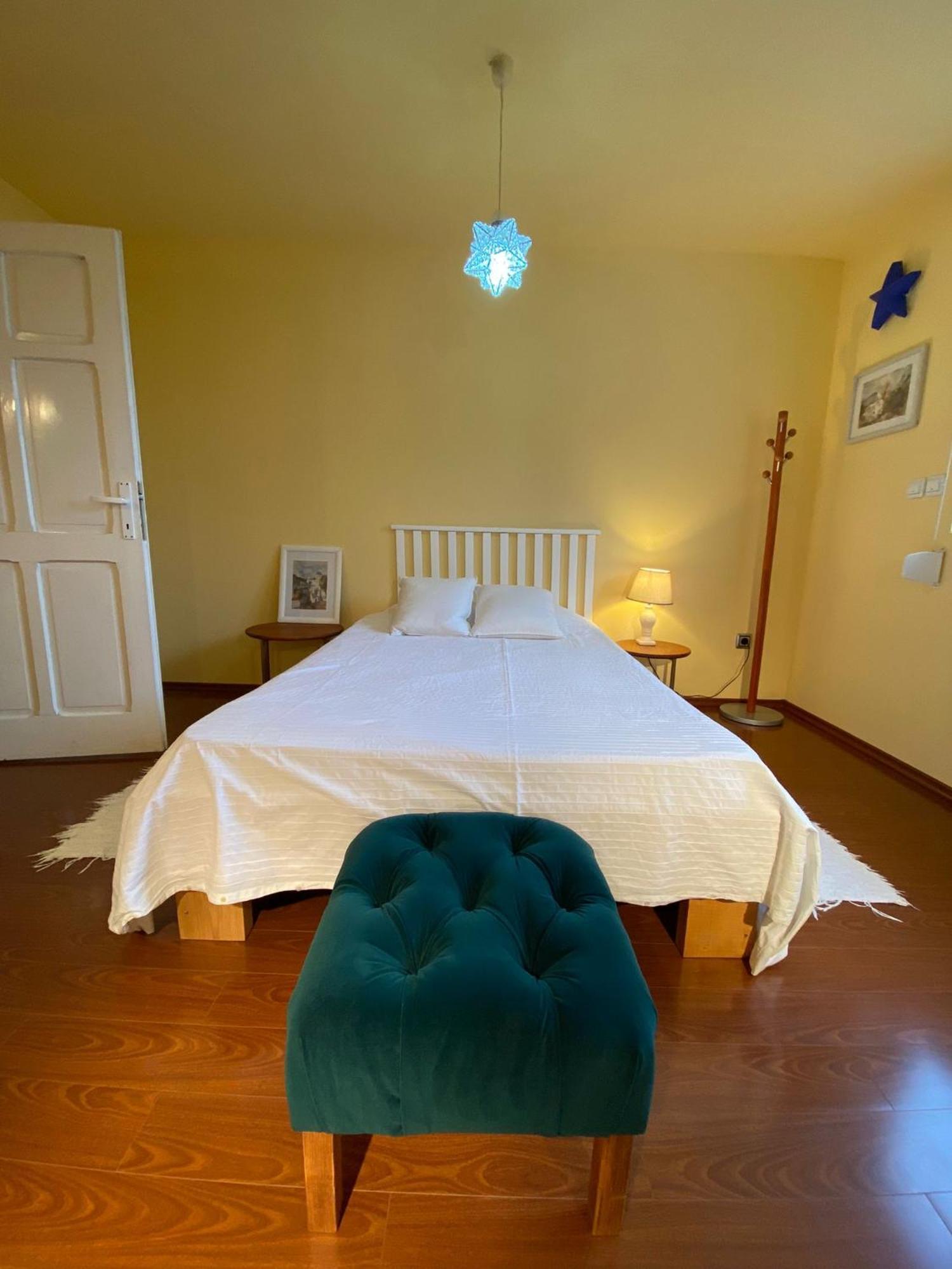 Cosy Bedroom For 2 With Balcony In A Family Villa Turnu Măgurele Eksteriør bilde