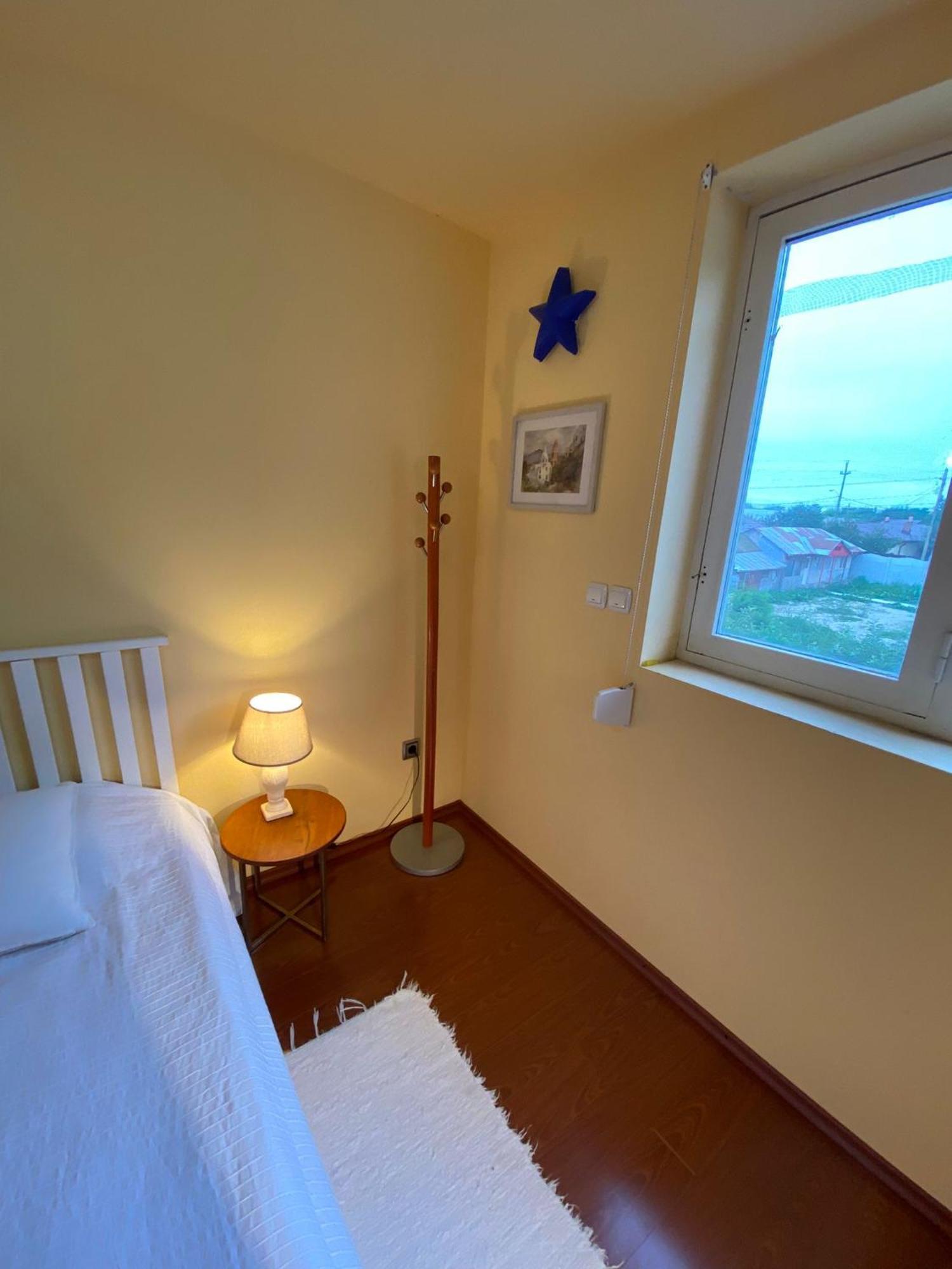 Cosy Bedroom For 2 With Balcony In A Family Villa Turnu Măgurele Eksteriør bilde
